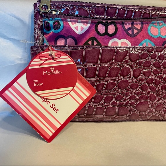 Modella’s 2pc Croc Set - Picture 2 of 16